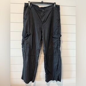 American Eagle Outfitters Black Cargo Pants Utility Design